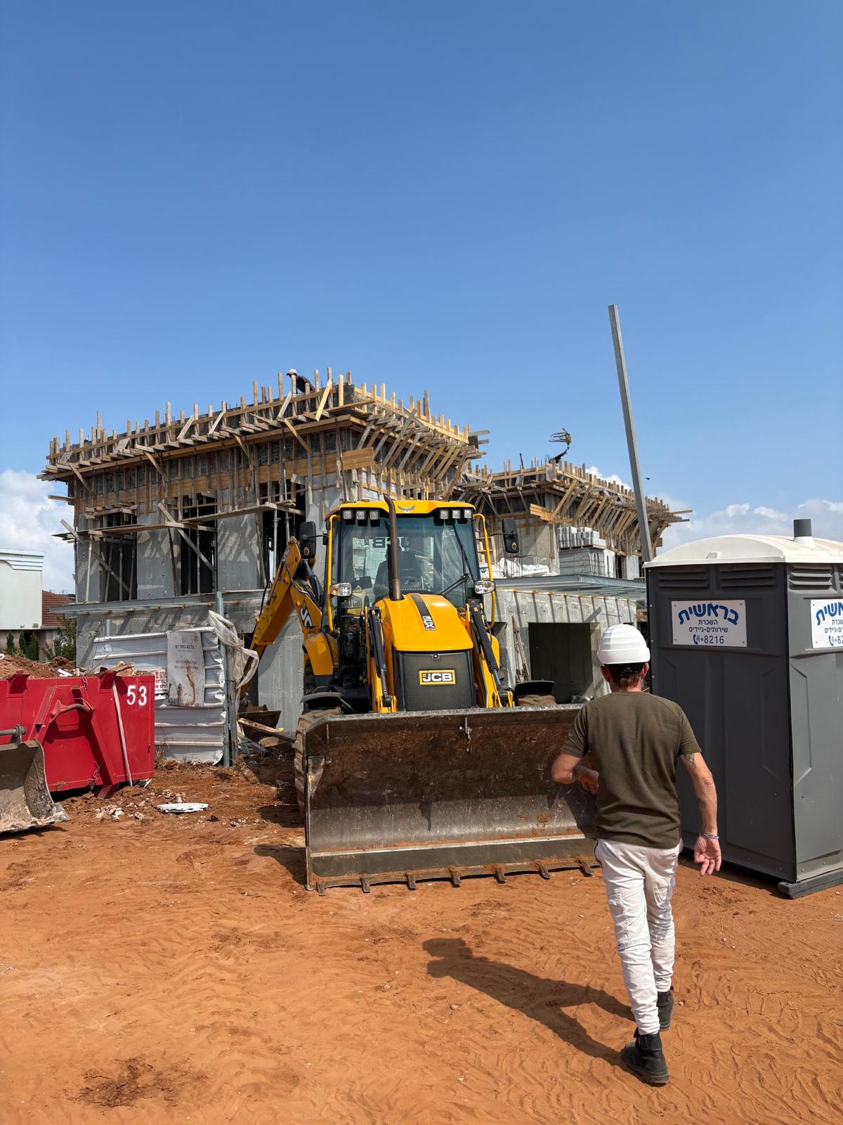 בית פרטי בשלבי בנייה על ידי B.T Projects